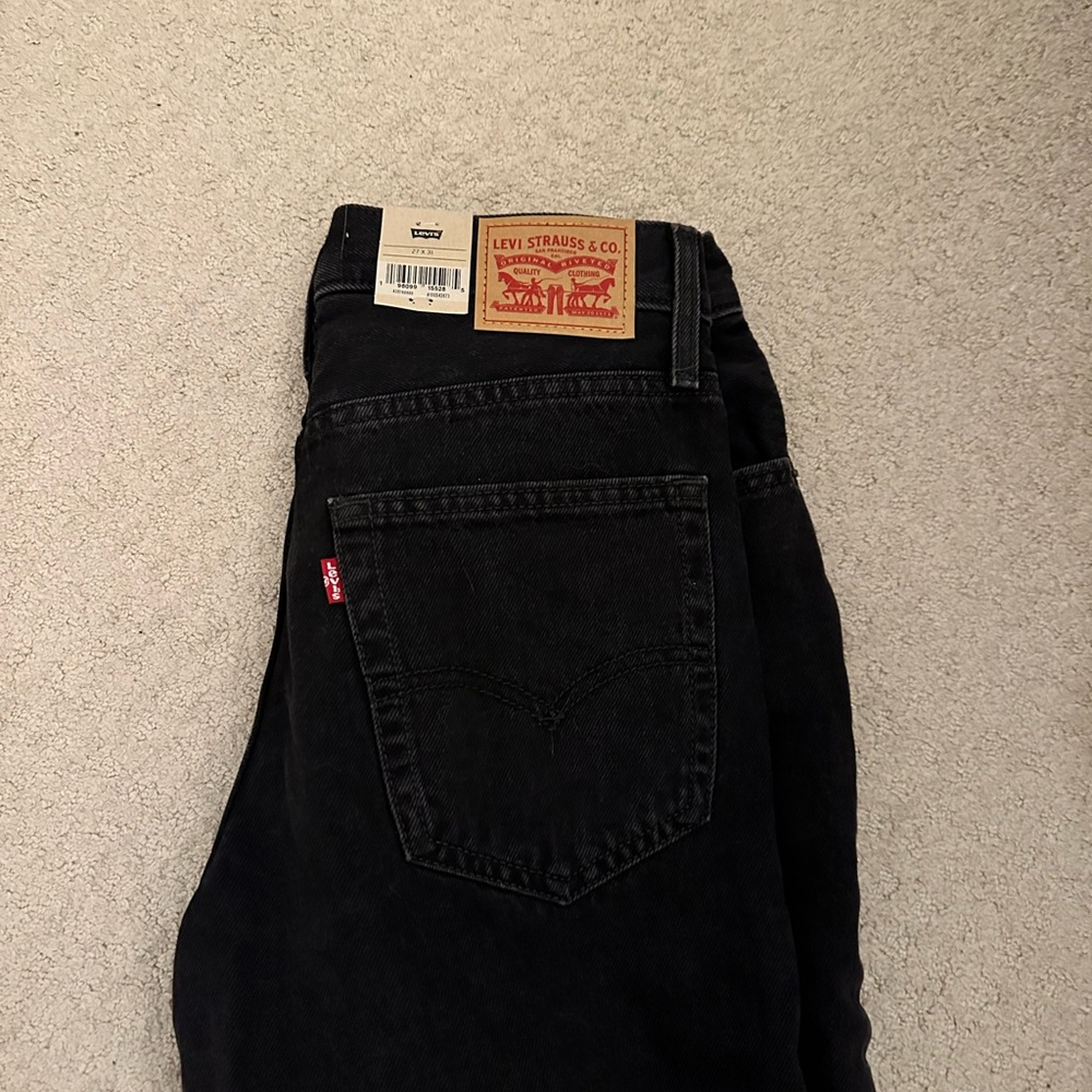 Black Levi’s jeans